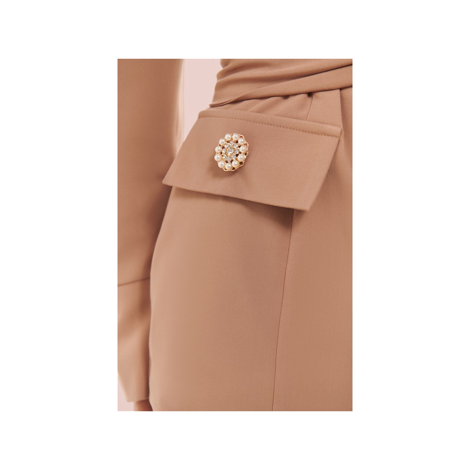 Chaqueta americana creoe camel manga abullonada