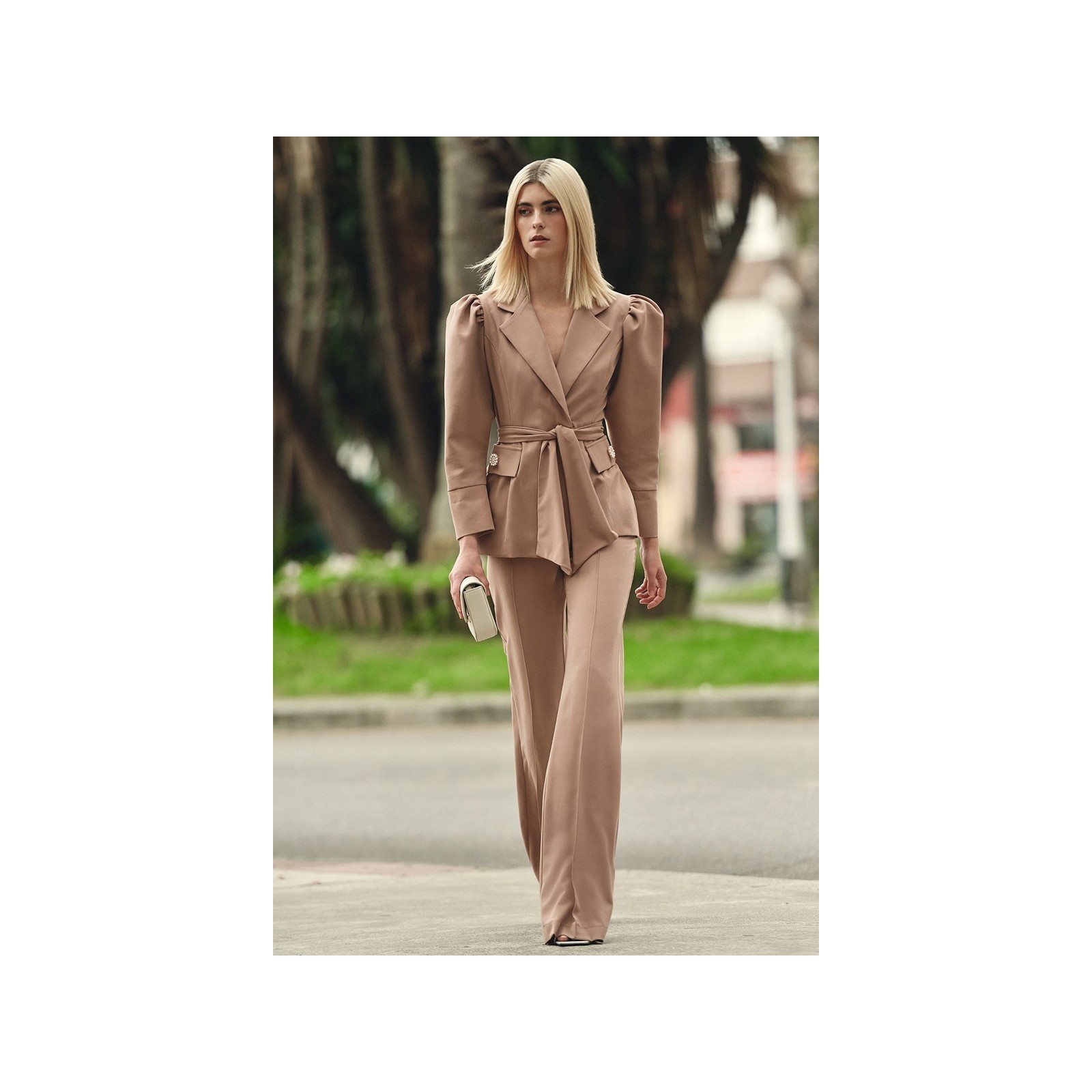 Pantalón Palazzo Crepe camel  para invitada
