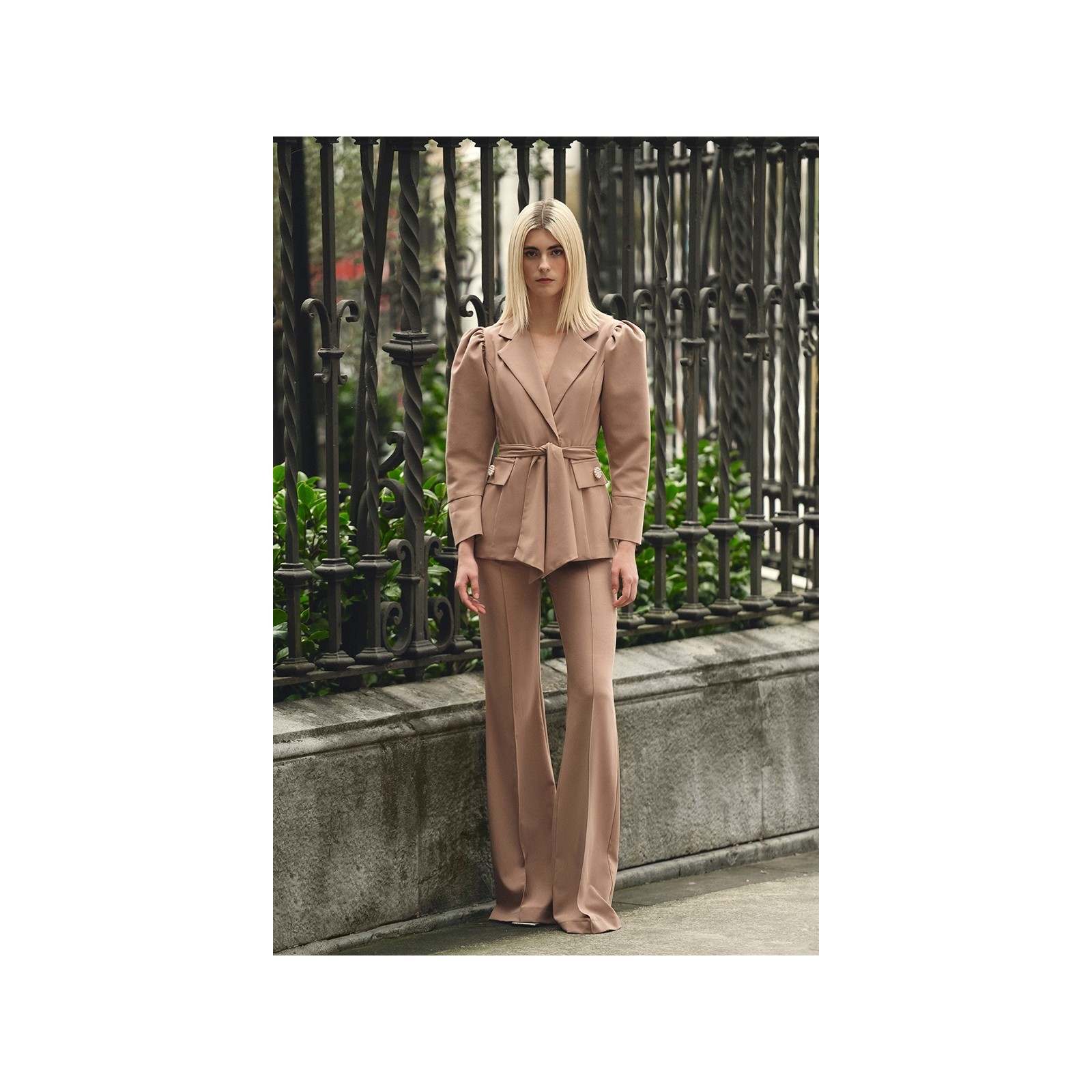 Pantalón Palazzo Crepe camel  para invitada