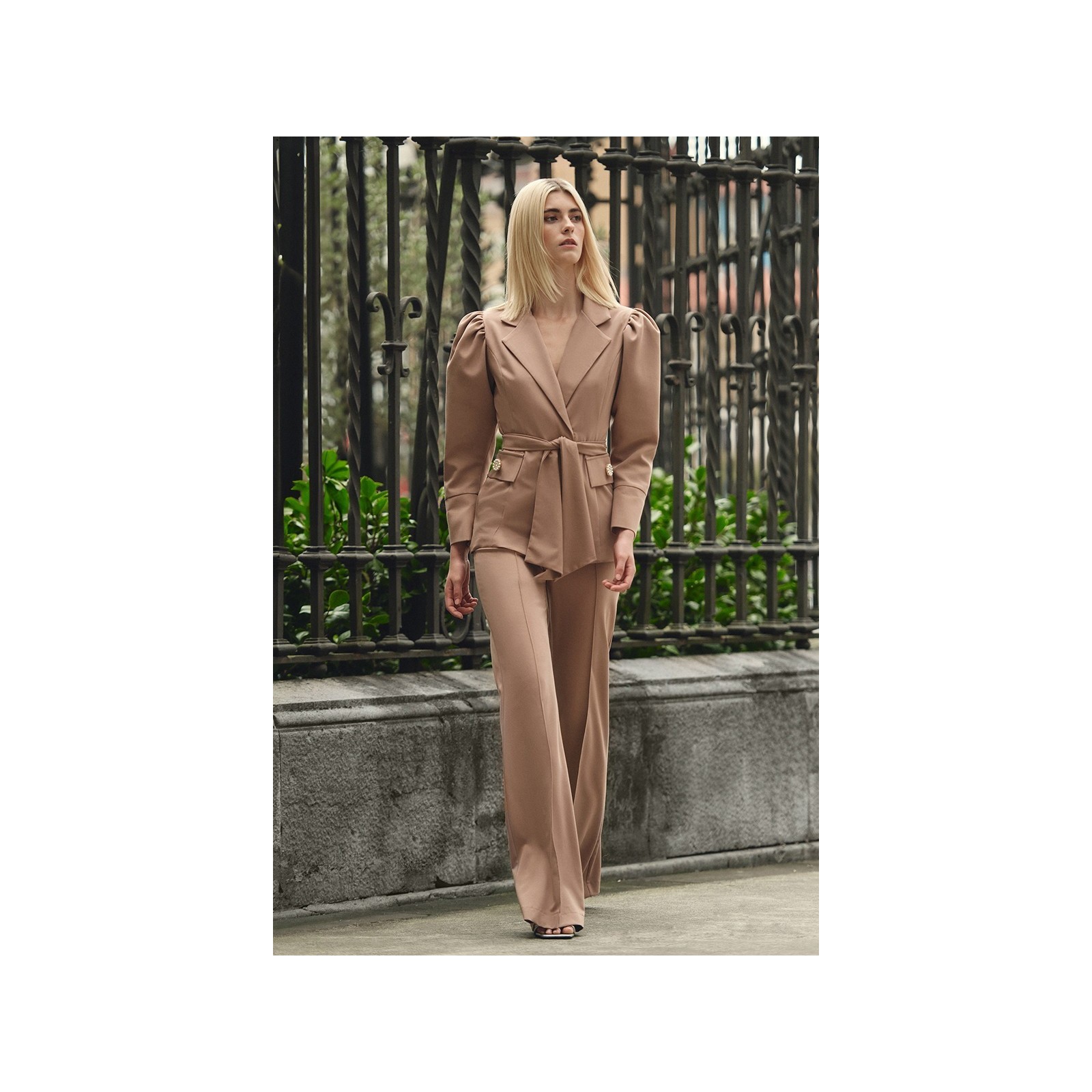 Pantalón Palazzo Crepe camel  para invitada
