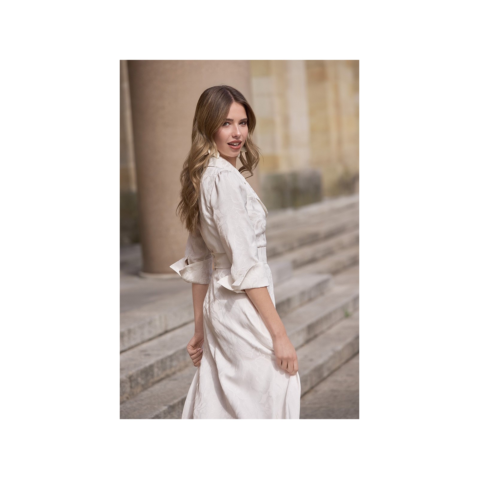 Vestido largo camisero en tejido brocado blanco