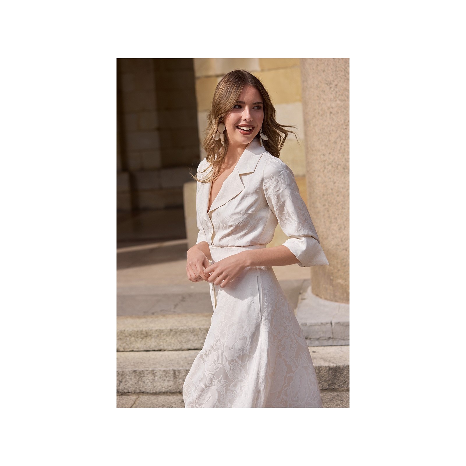Vestido largo camisero en tejido brocado blanco