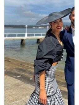 Falda midi cuadro vichy volantes blanco y negro