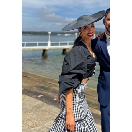 Falda midi cuadro vichy volantes blanco y negro