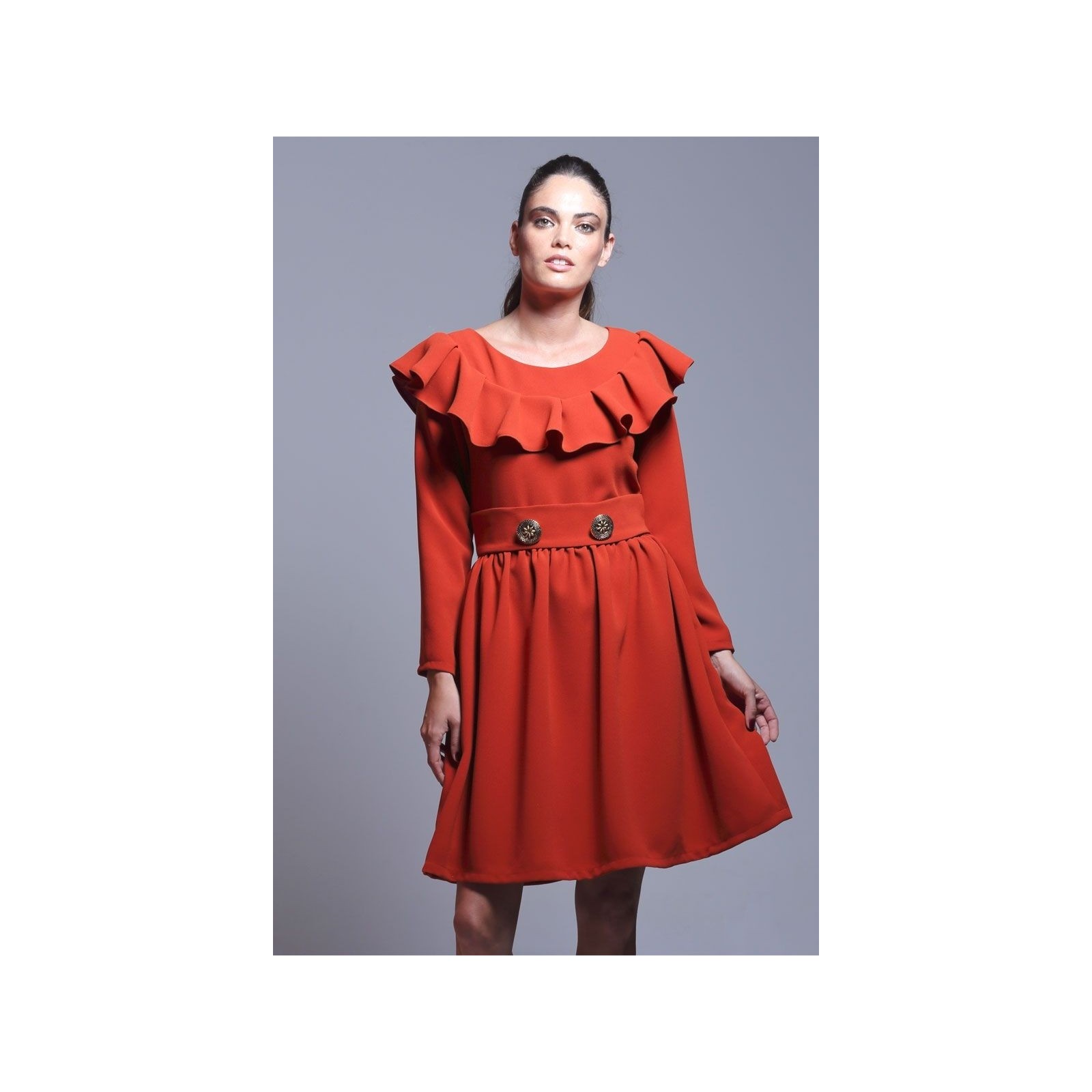 vestido de volantes corto marron de manga larga