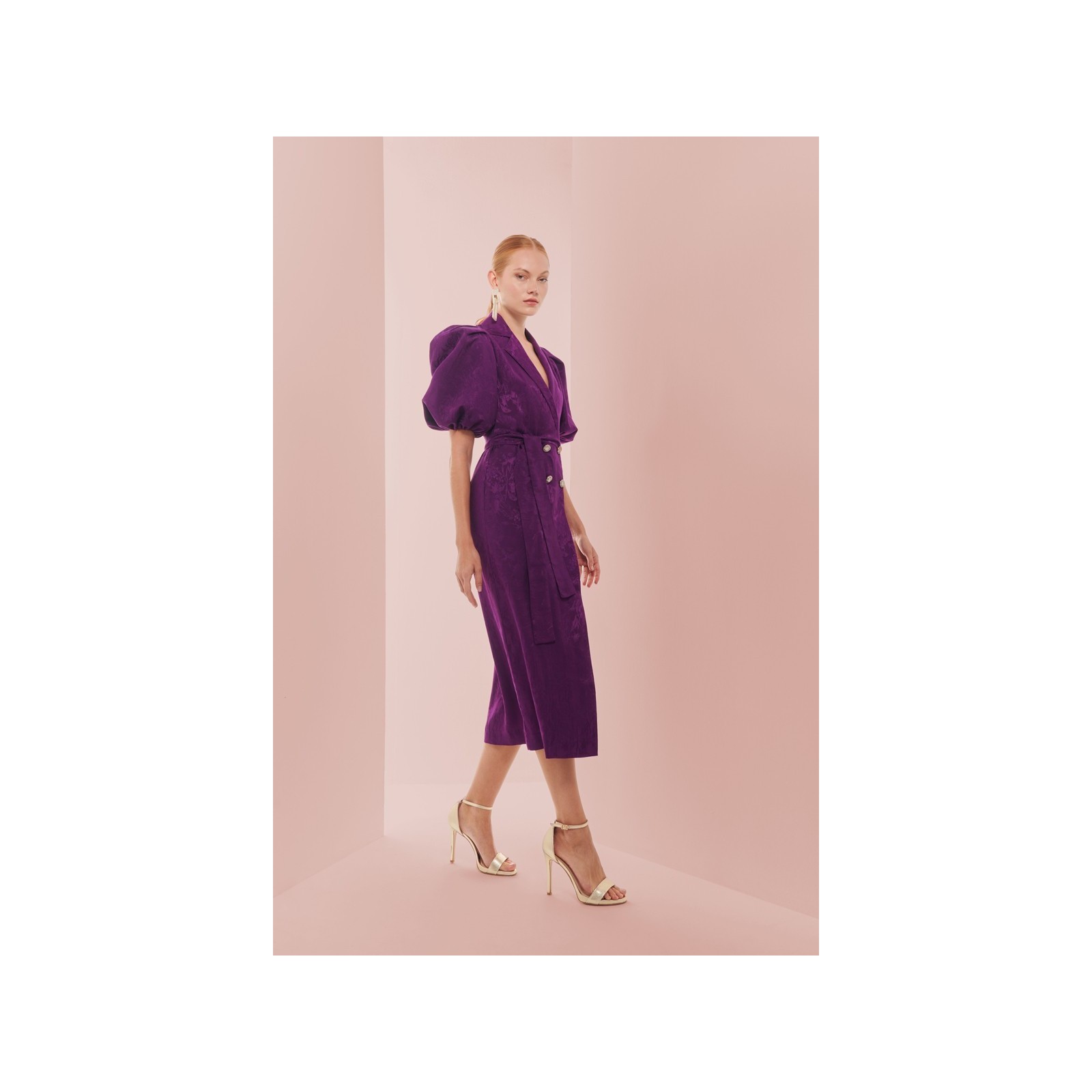 Vestido midi con mangas abullonadas rosa tornasolado y solapa negra