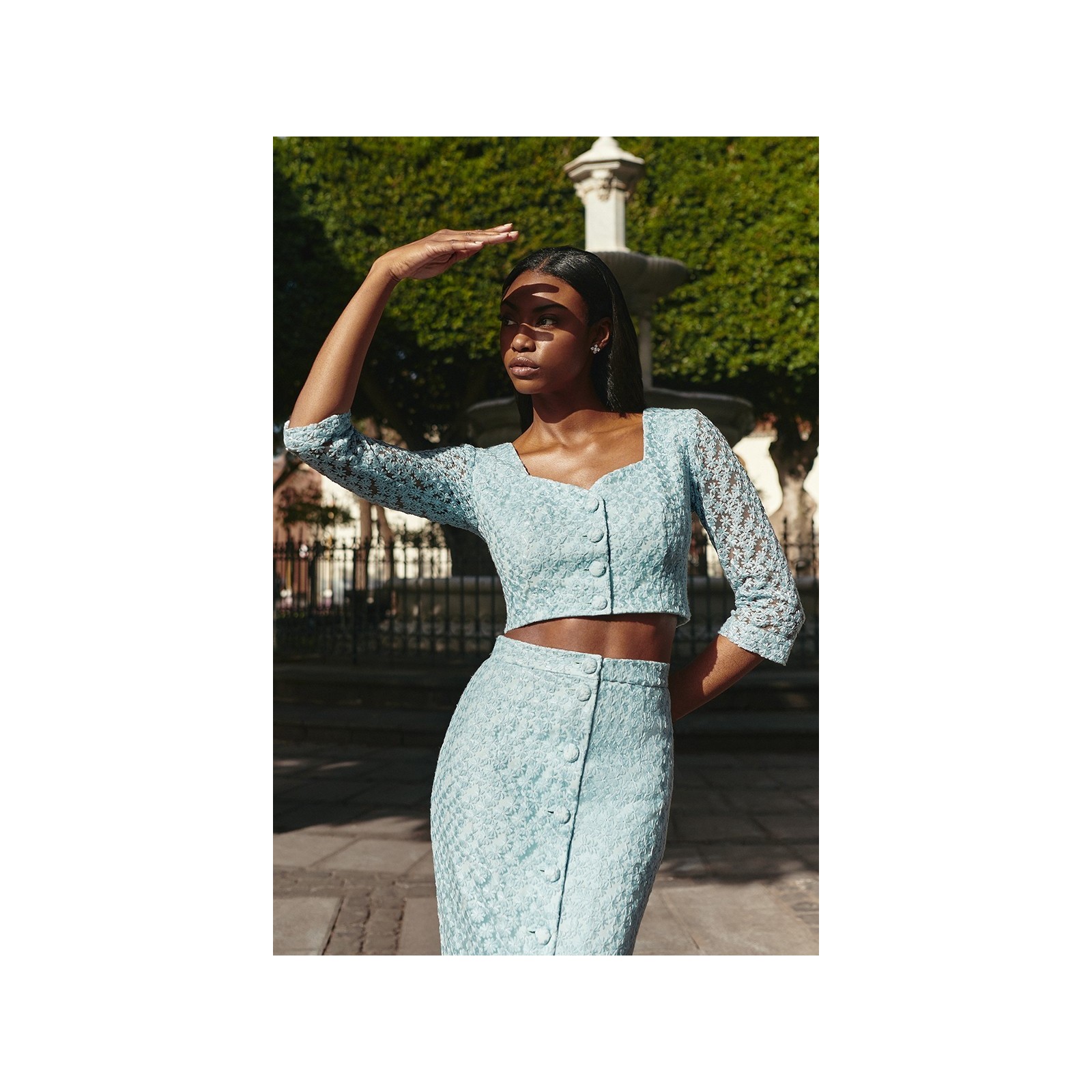 conjunto top y falda azul claro con tul flores bordadas para