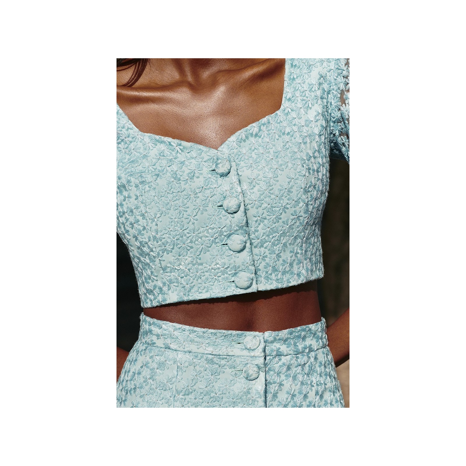 conjunto top y falda azul claro con tul flores bordadas para