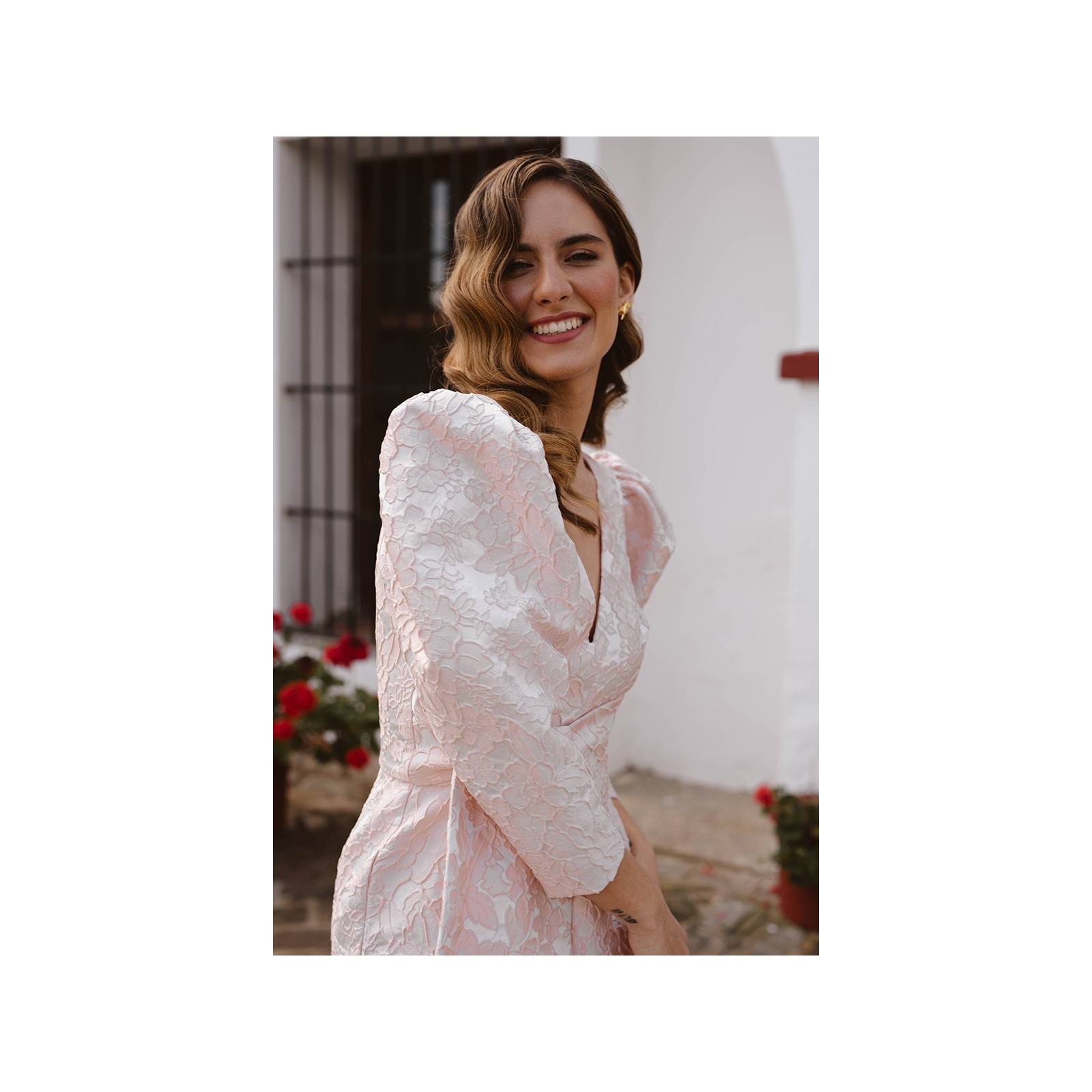 Mono brocado de flores rosa palo invitada mama de comunion