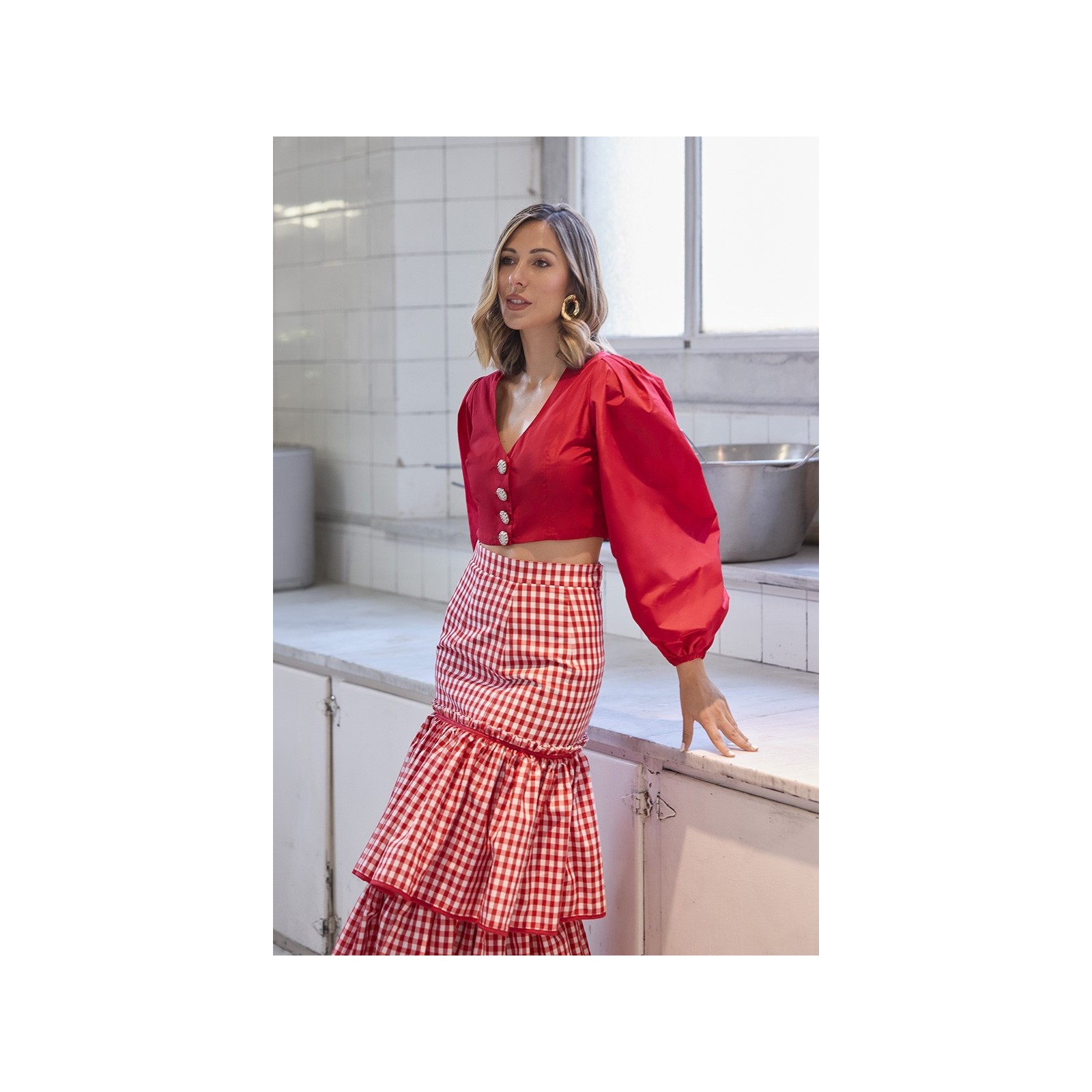 Falda midi cuadro vichy volantes blanco y rojo