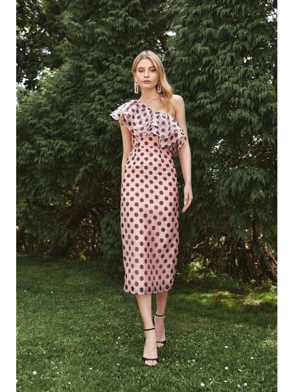 Vestido midi con volantes asimetrico en organza lunares rosa para invitadas