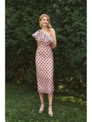 Vestido midi con volantes asimetrico en organza lunares rosa para invitadas