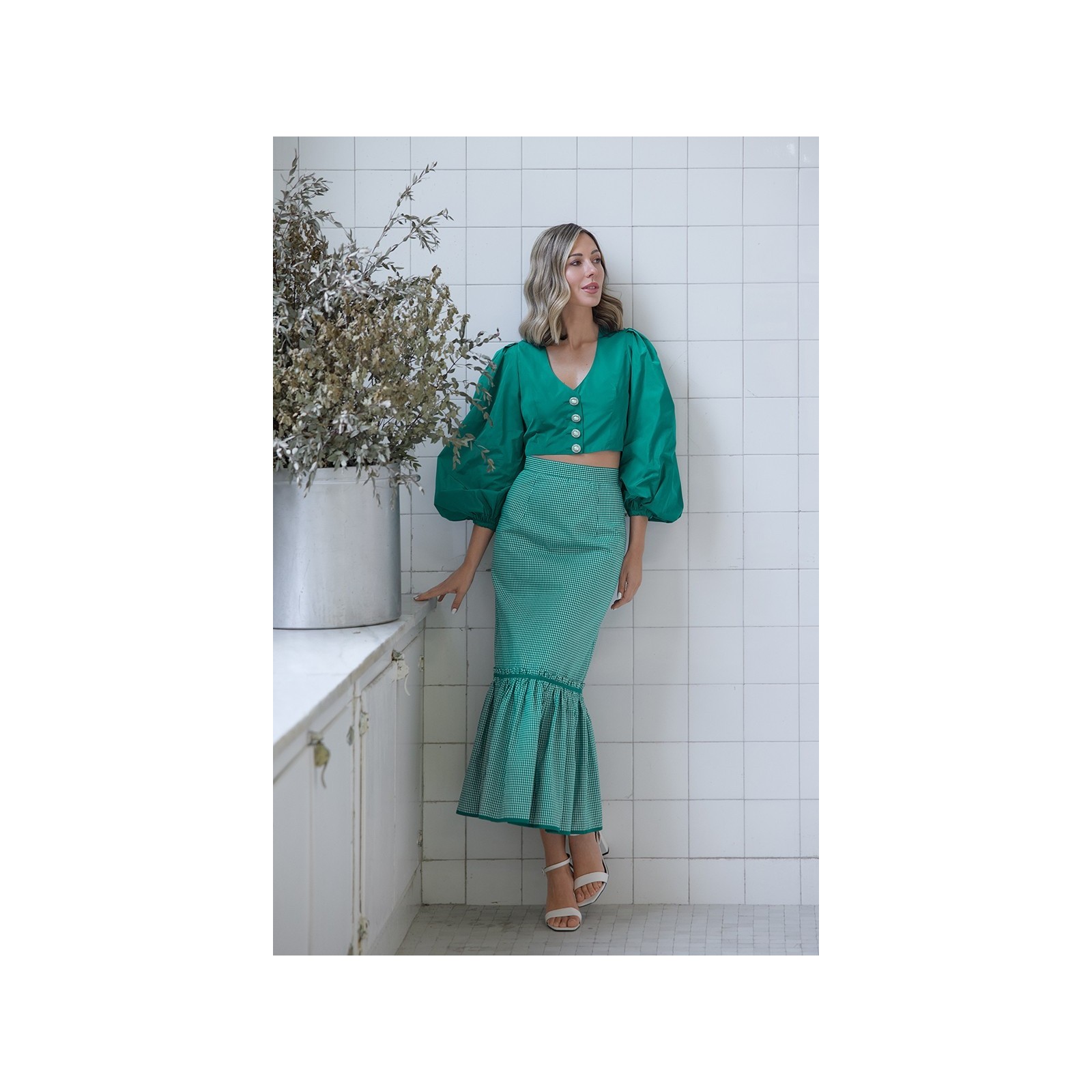 Falda midi cuadro vichy volantes blanco y verde