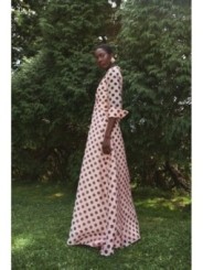 Vestido camisero largo con cuello esmoquin en organza lunares rosa para invitadas