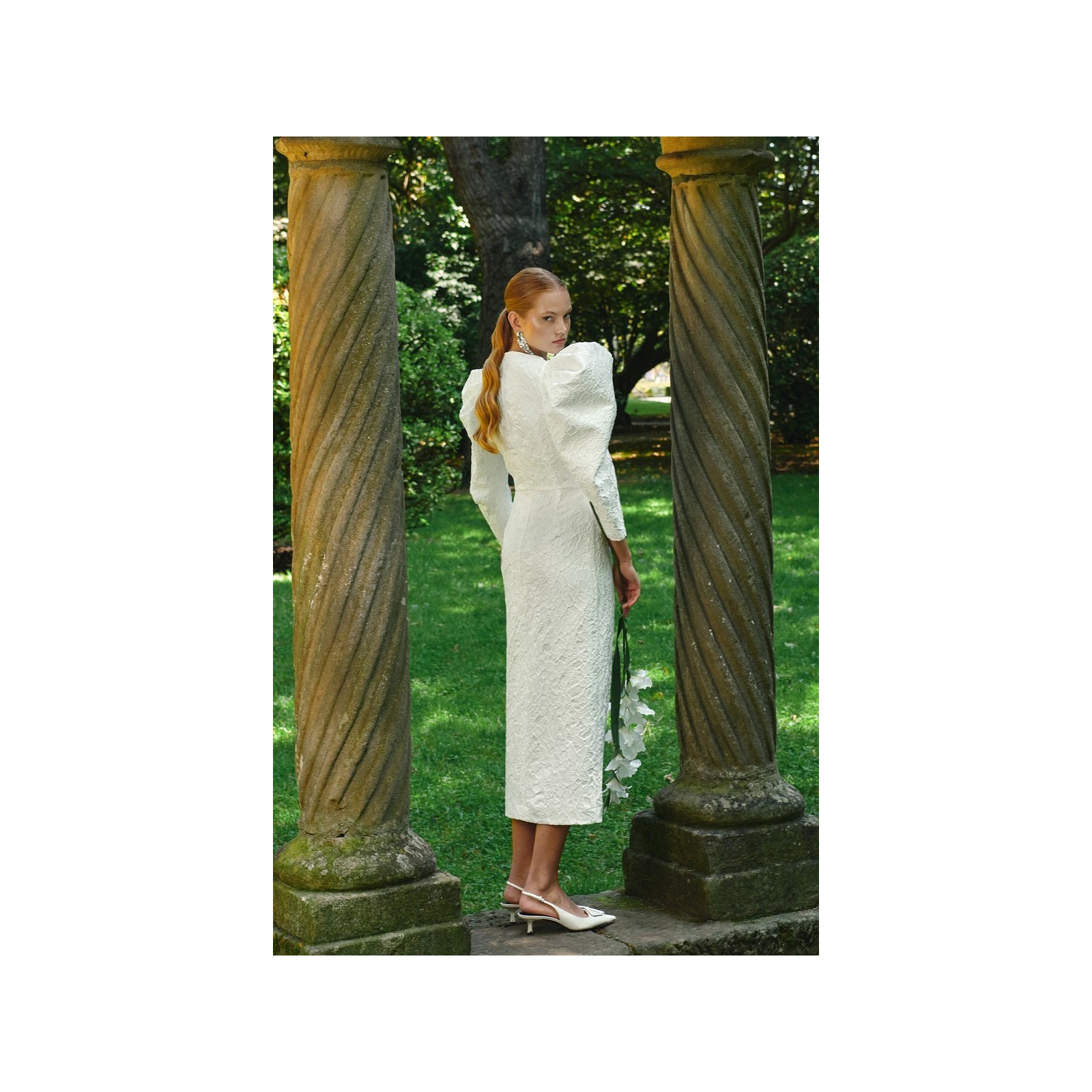 Vestido midi manga abullonada brocadoflores  blanco
