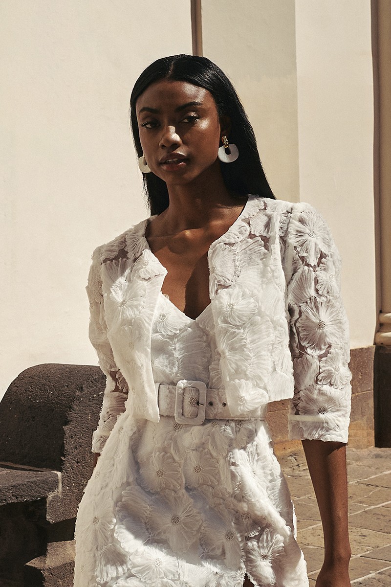 chaqueta corta tul flores blanca transparente