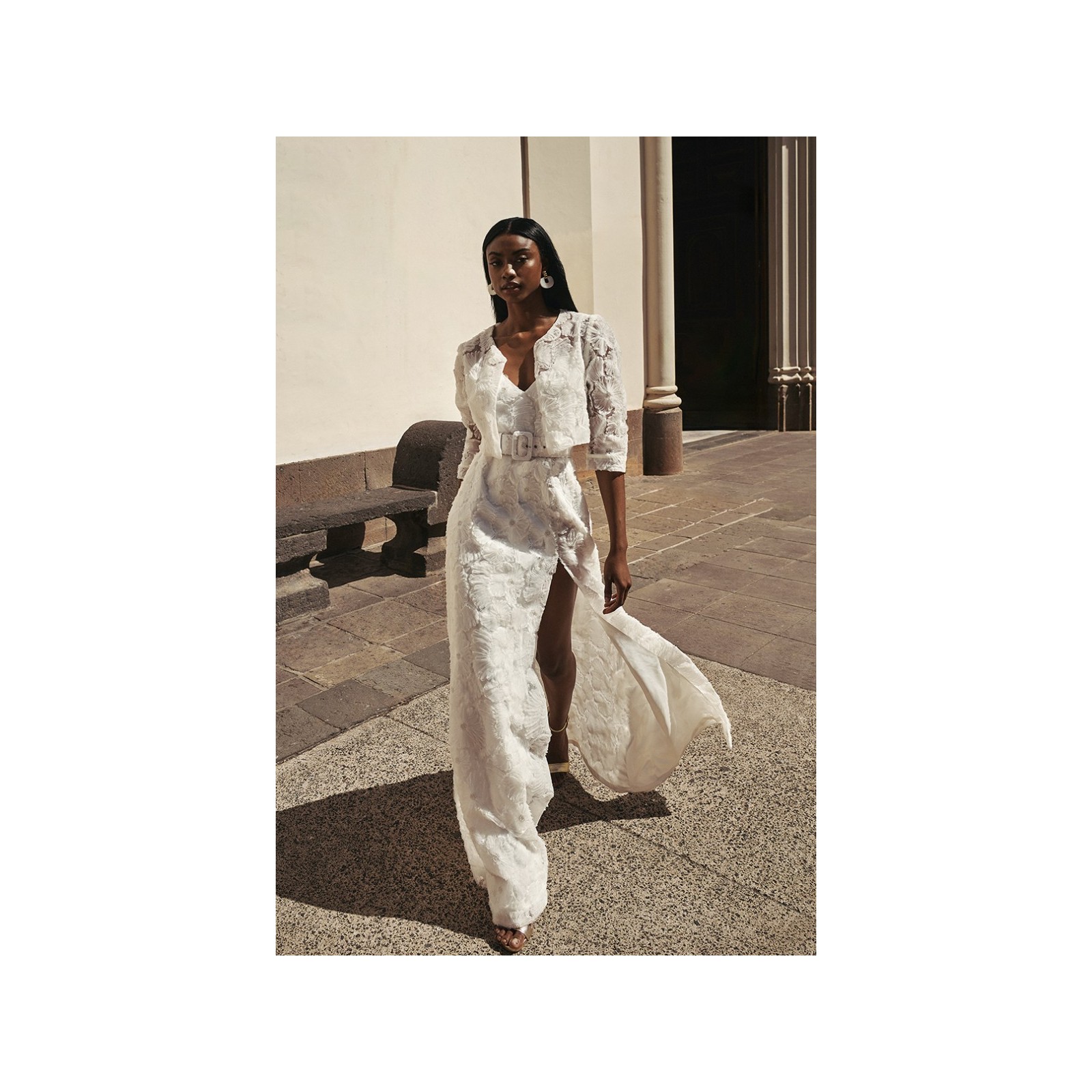 chaqueta corta tul flores blanca transparente