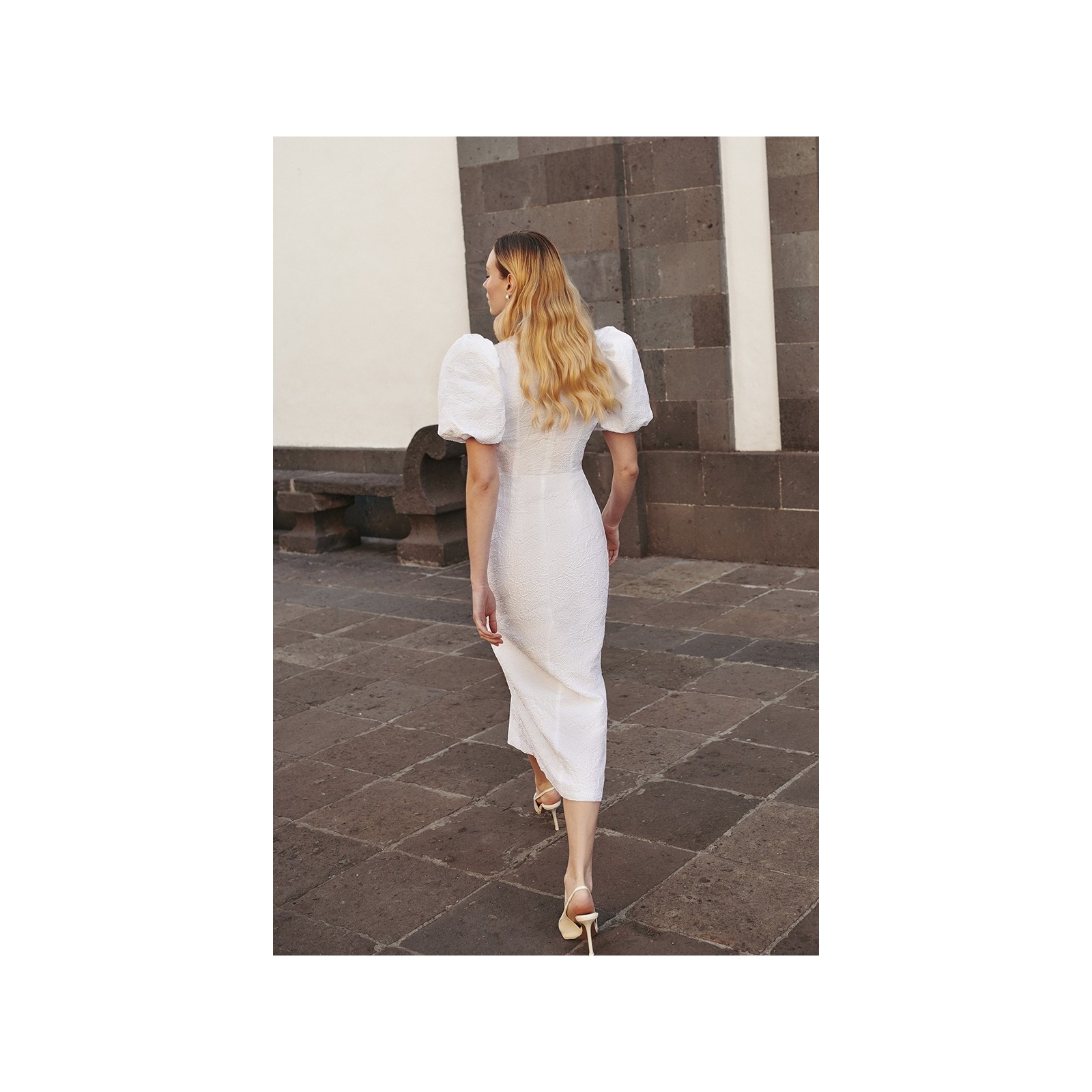Vestido midi manga globo brocado blanco