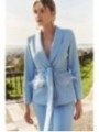 Chaqueta crepe azul claro joya con plumas