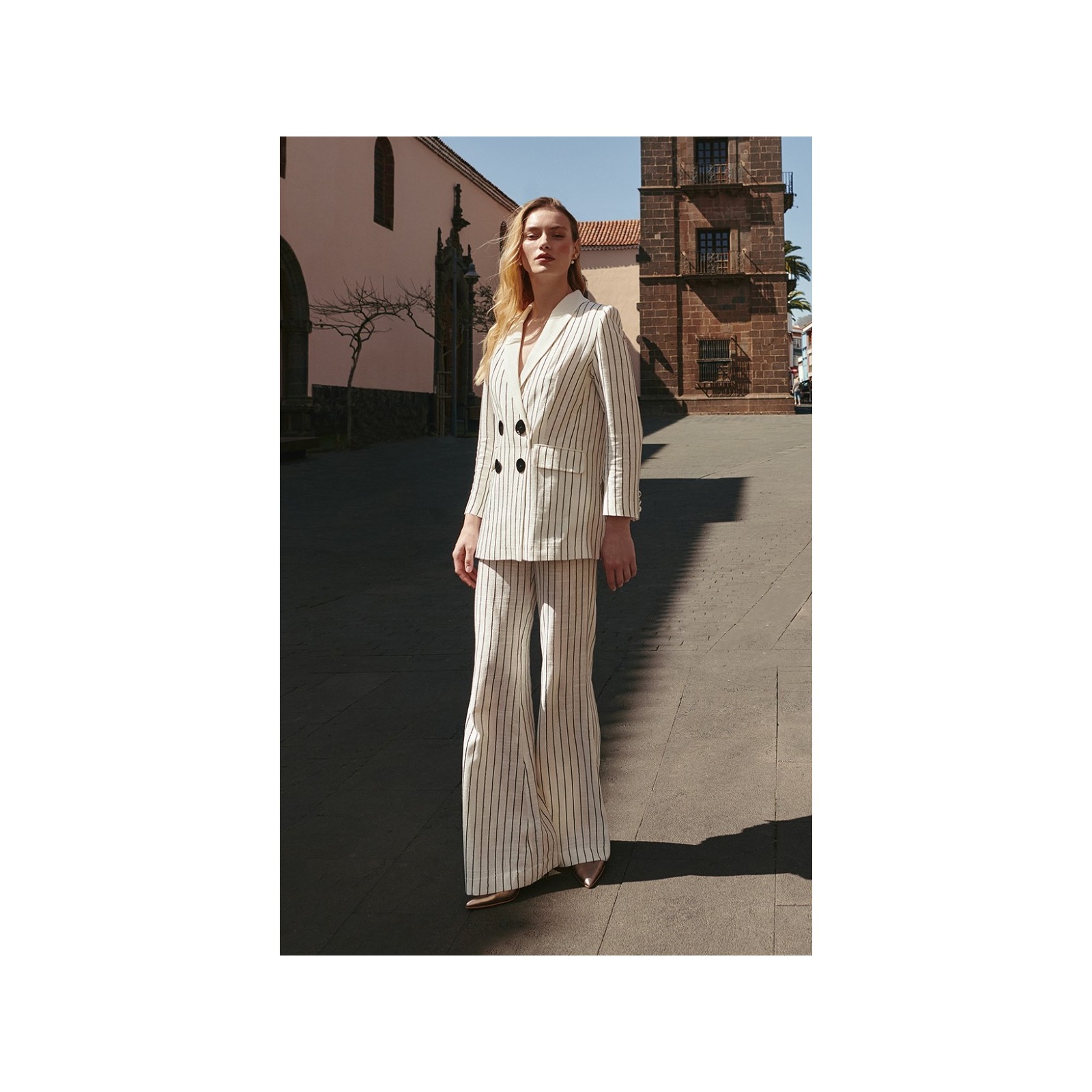 blazer de lino blanco con rayas de lentejuelas