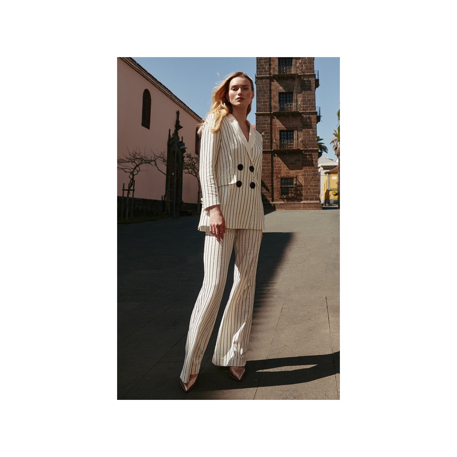 blazer de lino blanco con rayas de lentejuelas