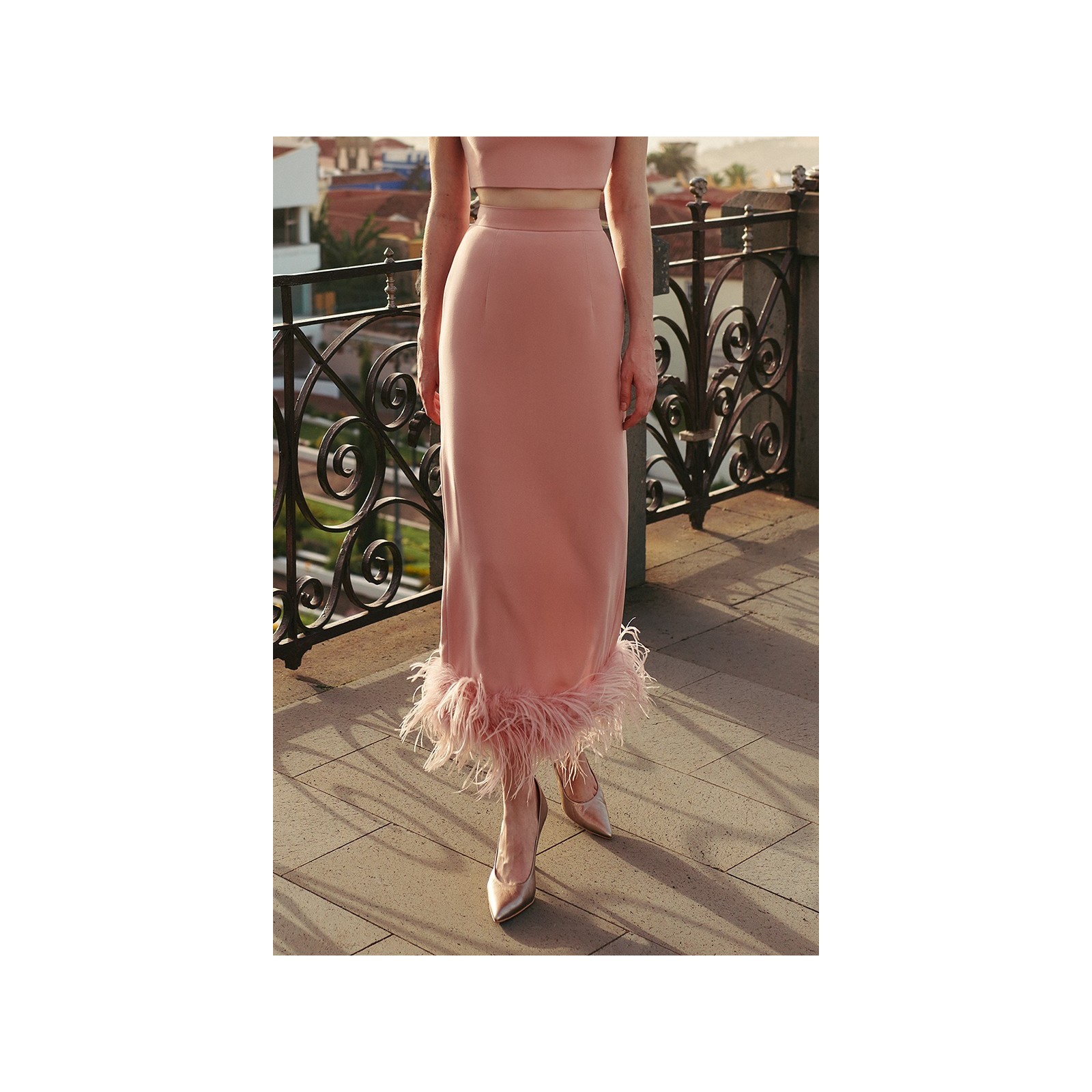 Falda recta falda plumas en crepe rosa para boda