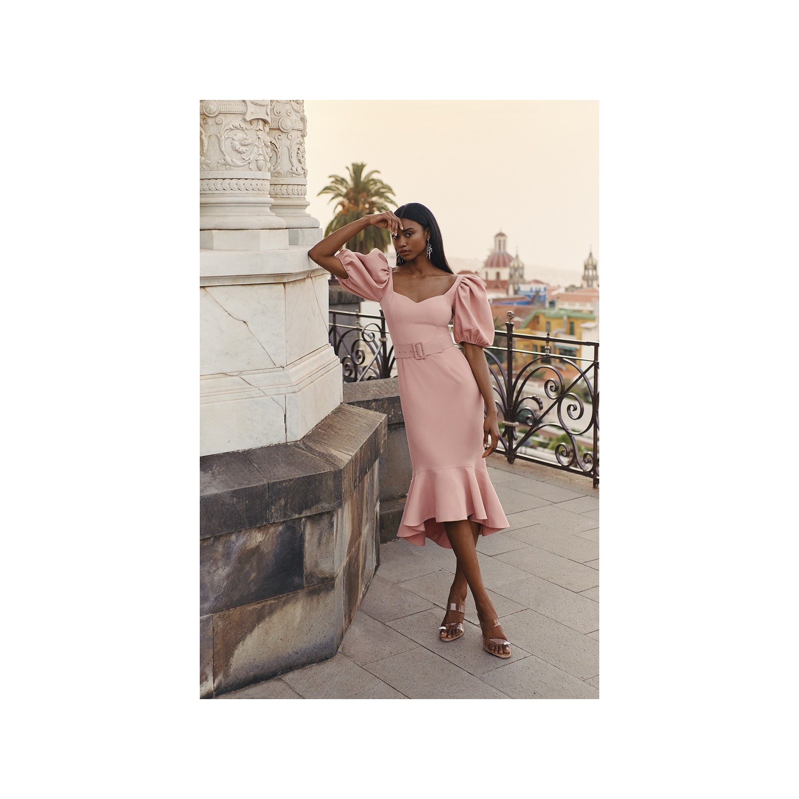 Vestido rosa palo con volante para mama de comunion