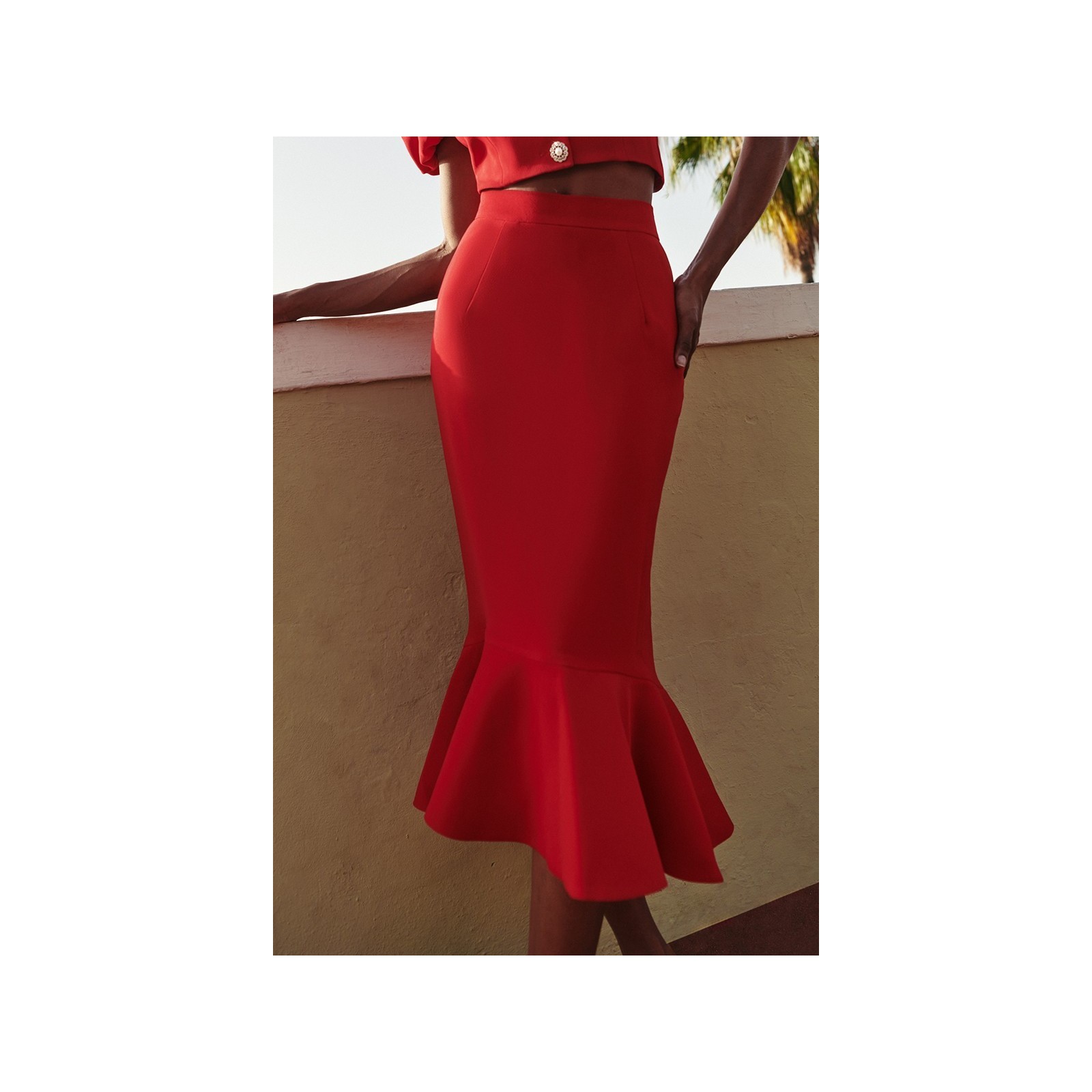 falda volante crepe rojo invitada
