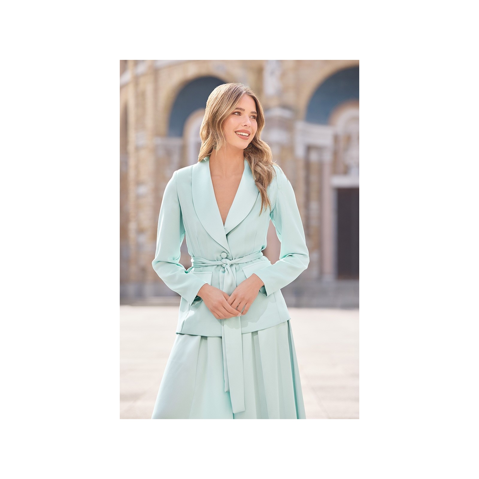 traje de chaqueta y pantalon seda azul
