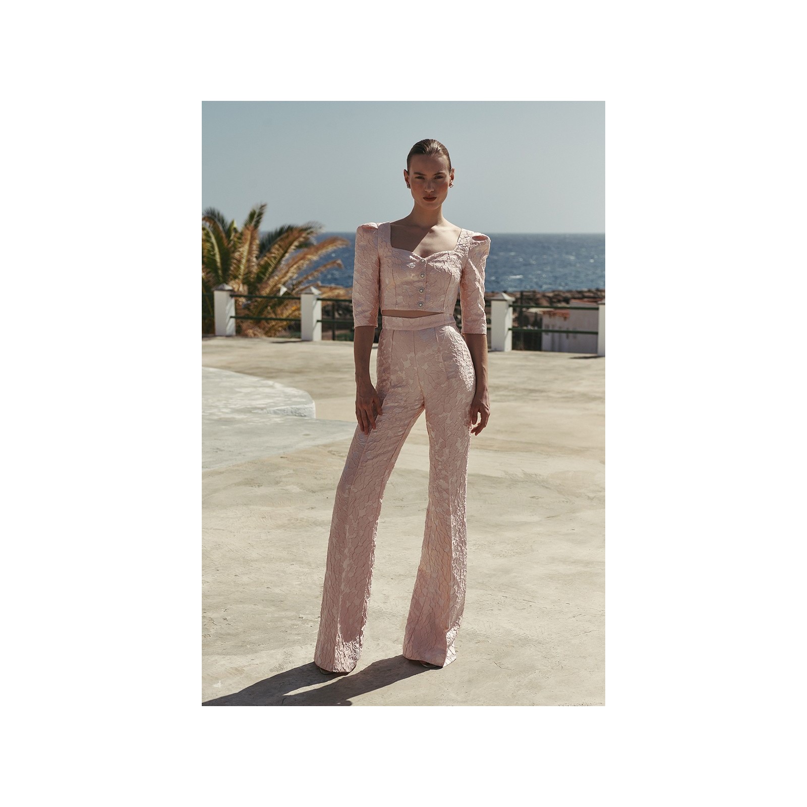 Pantalon palazzo brocado para invitada rosa nude