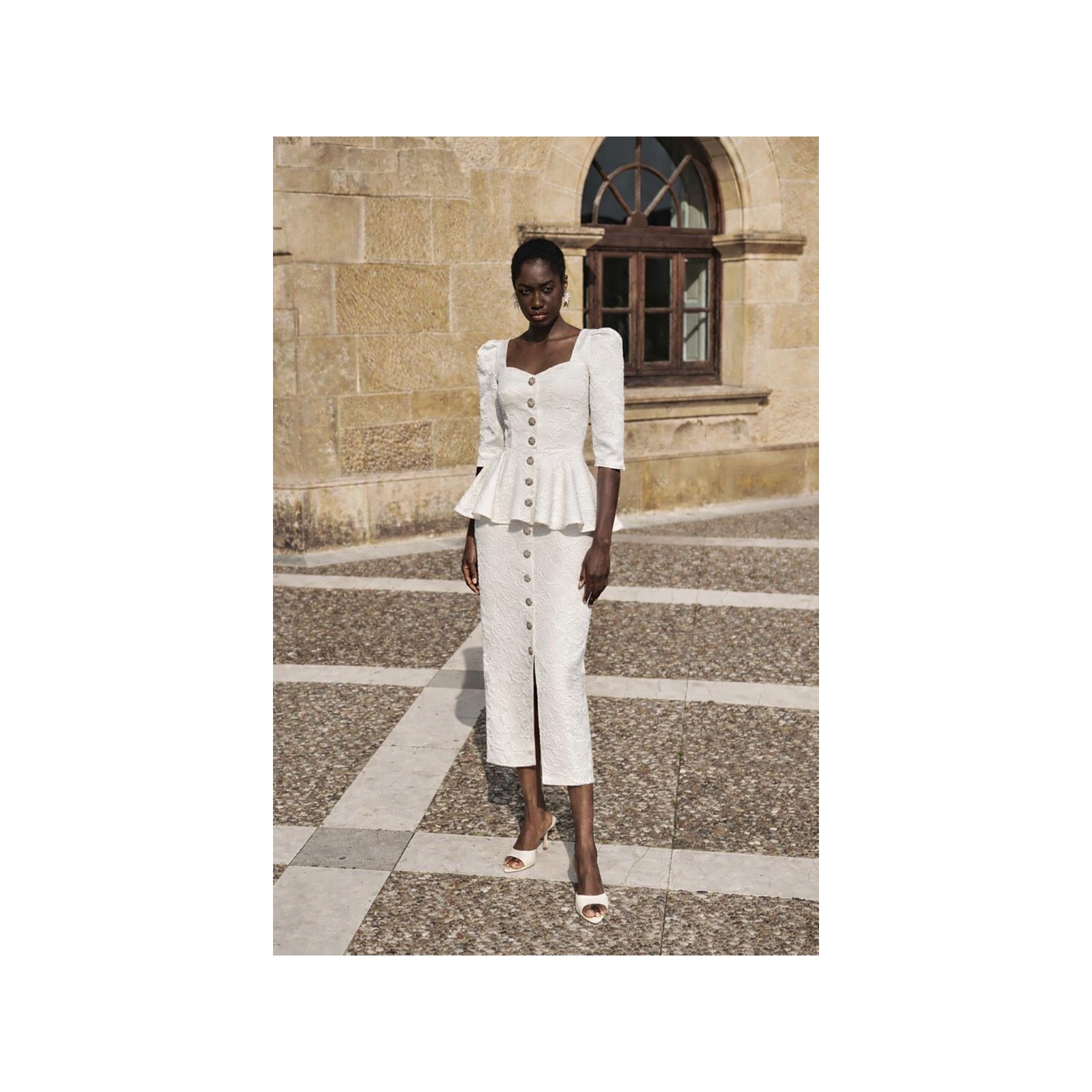 vestido brocado blanco con peplum manga francesa mama comunion o