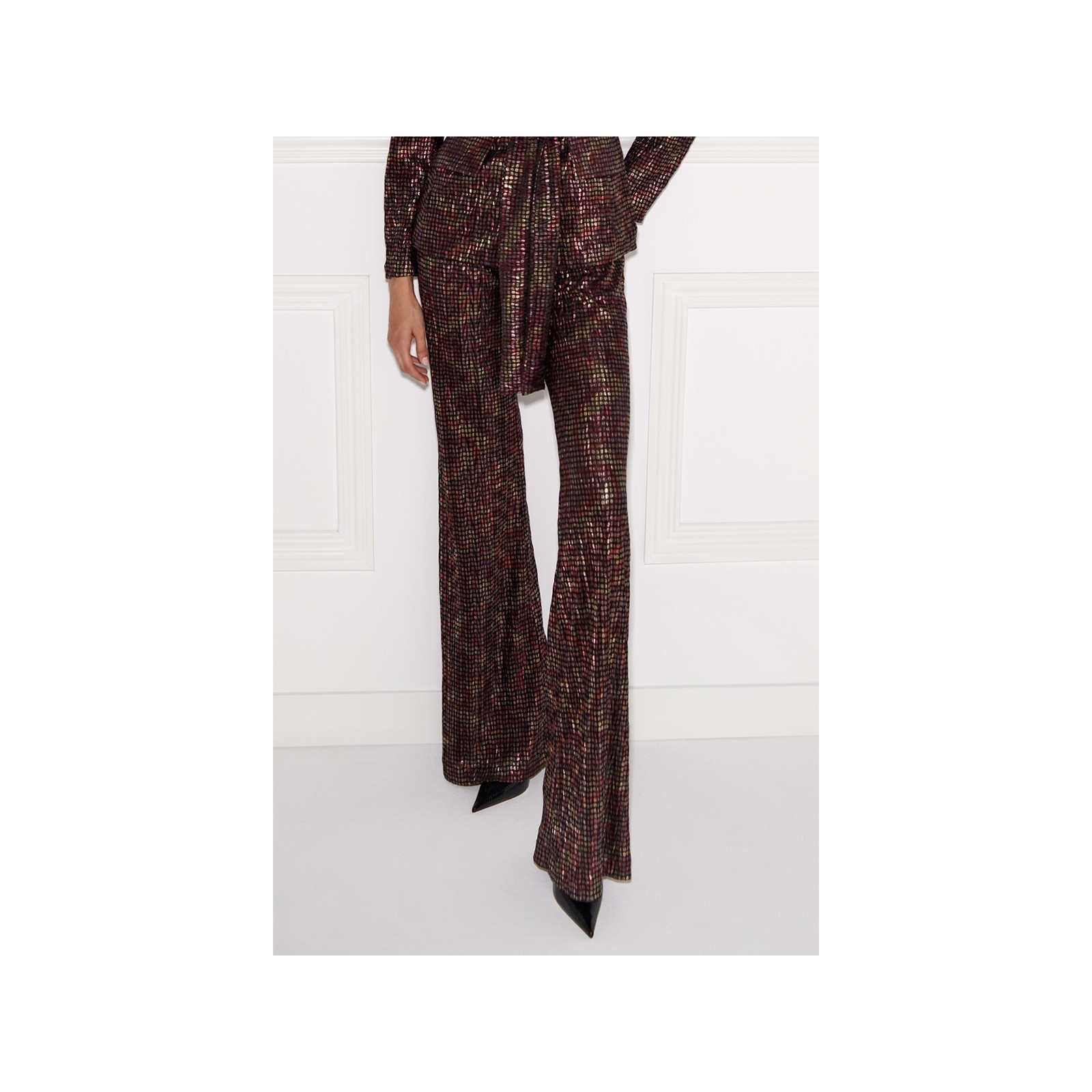 pantalon palazzo plisado estampado metalizado