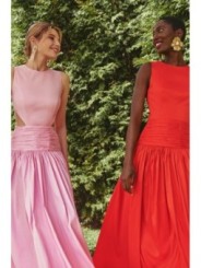 Vestido largo rojo de fiesta para boda con canesú drapeado