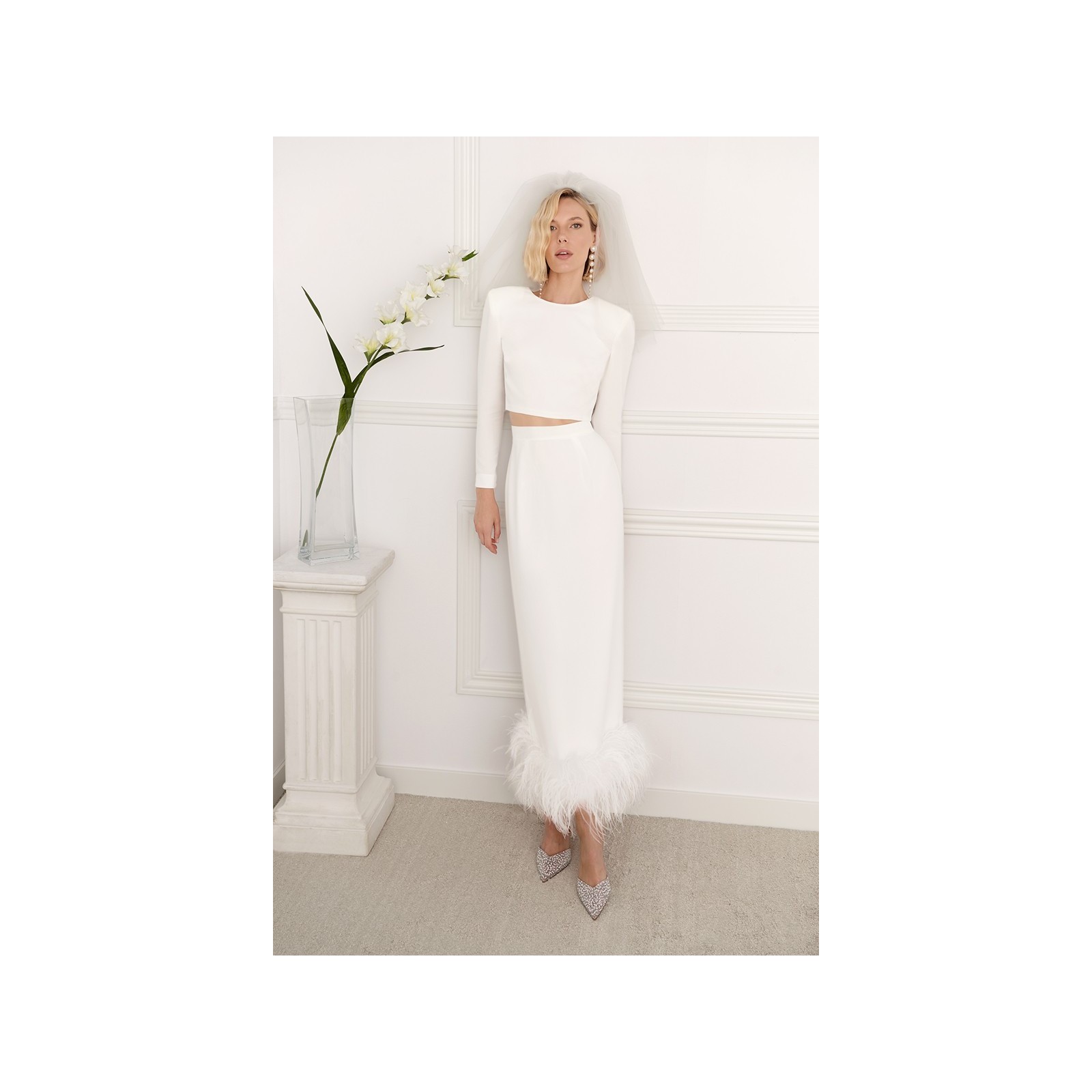 Top corto crepe blanco para invitada boda