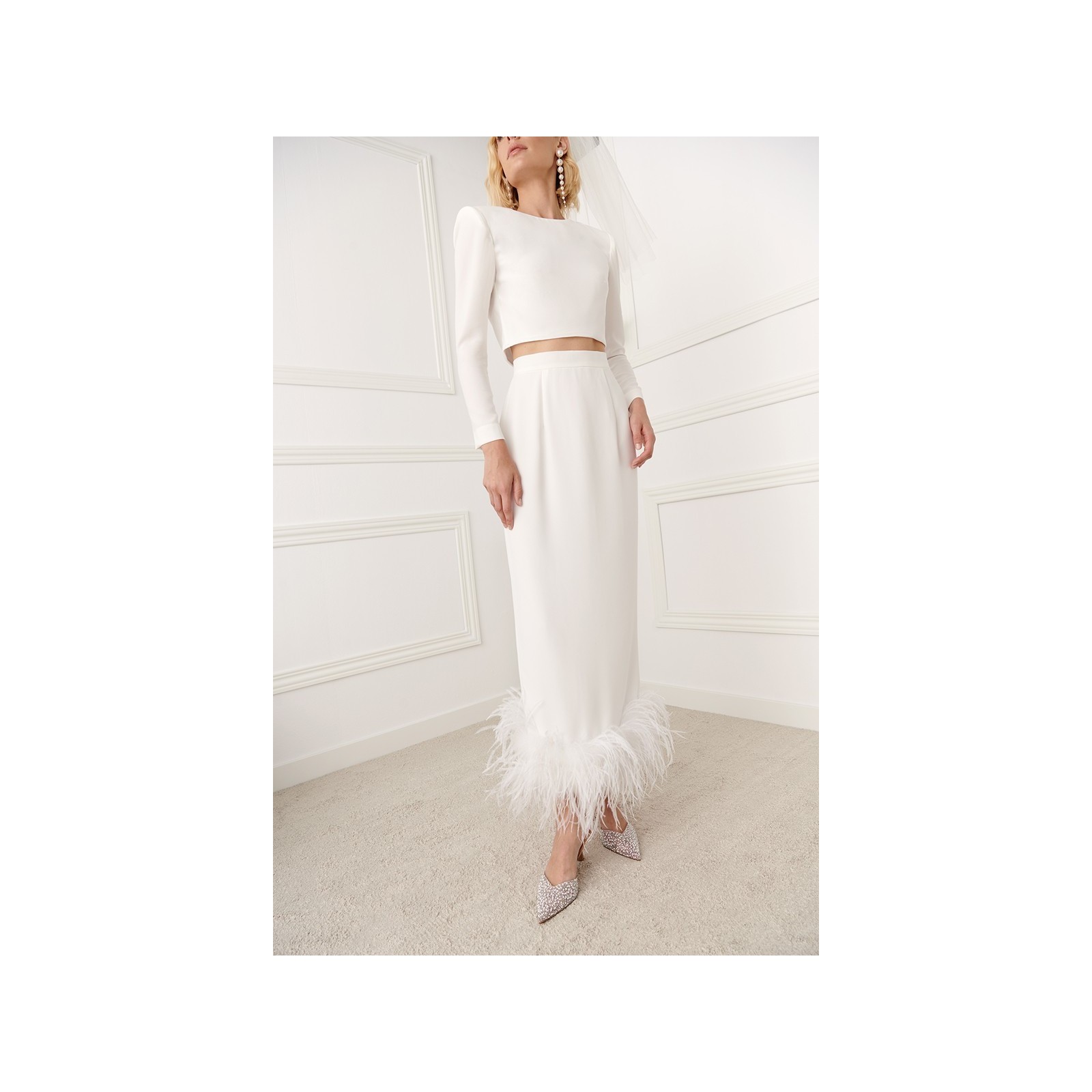 Top corto crepe blanco para invitada boda