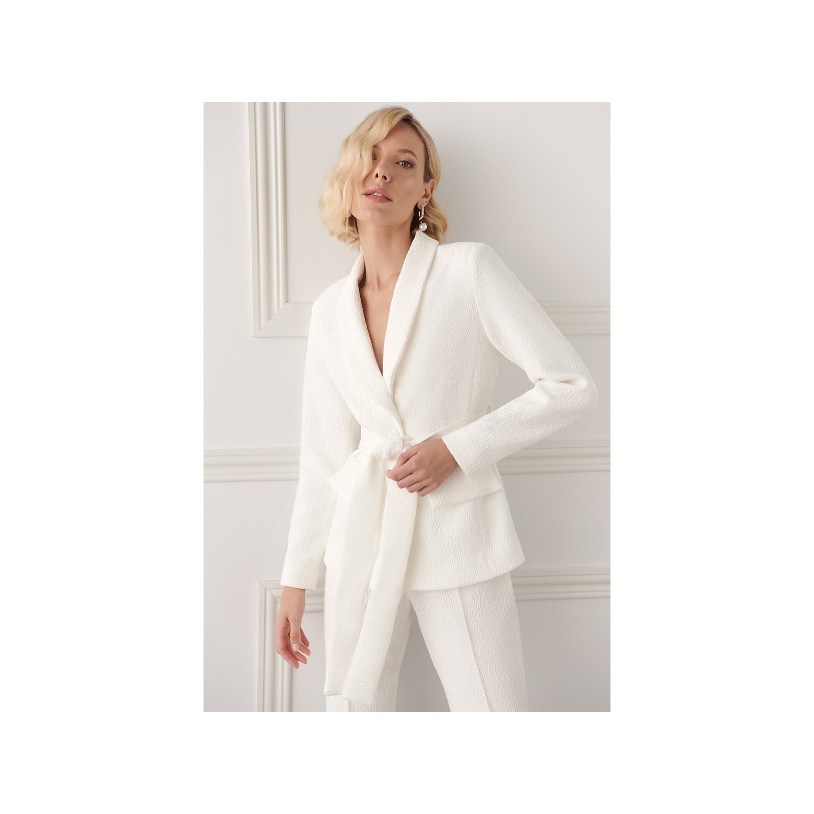 Traje chaqueta y pantalón brocado blanco Robin