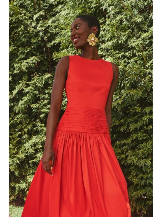 Vestido largo rojo de fiesta para boda con canesú drapeado