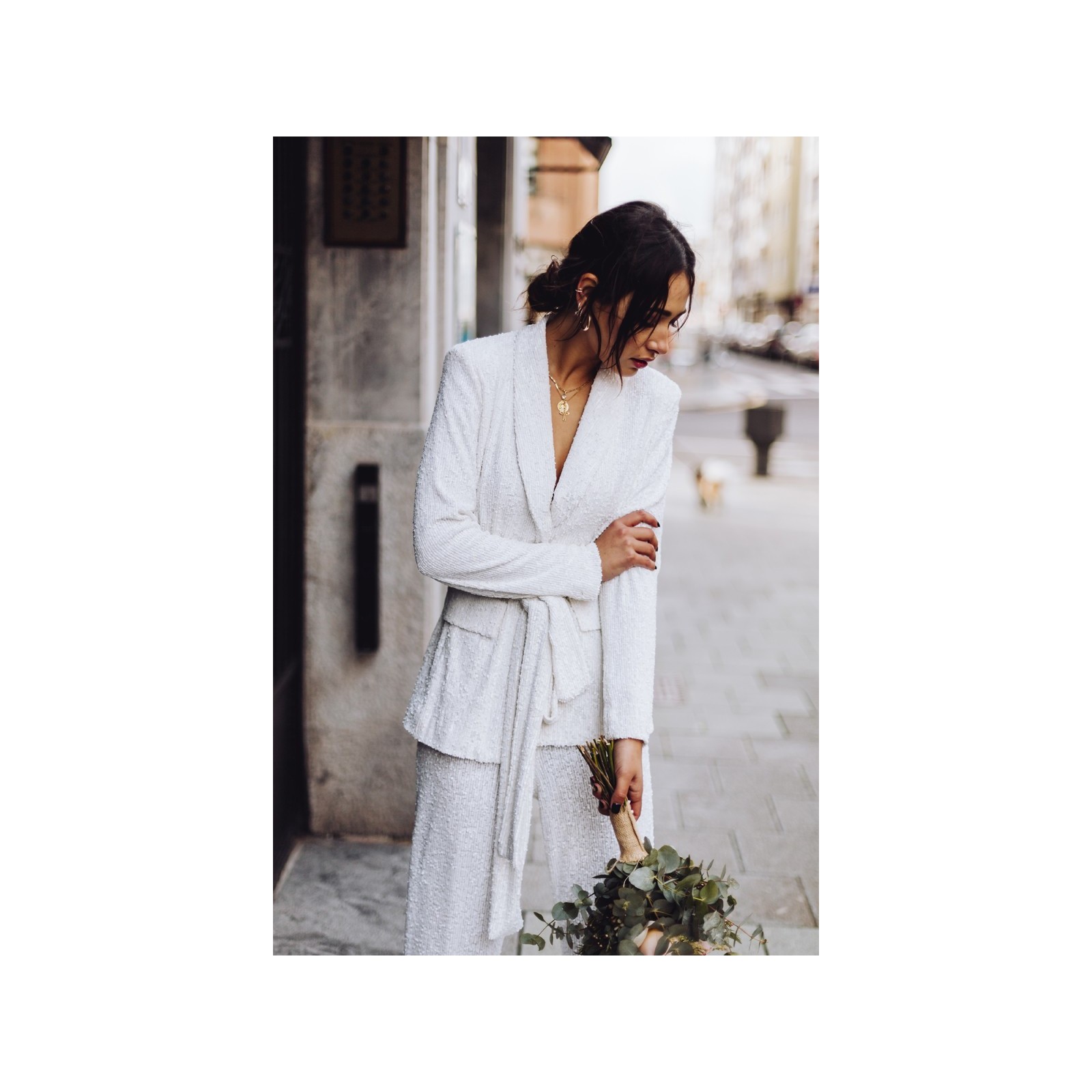 Traje chaqueta y pantalon de lentejuelas blanco para fiesta