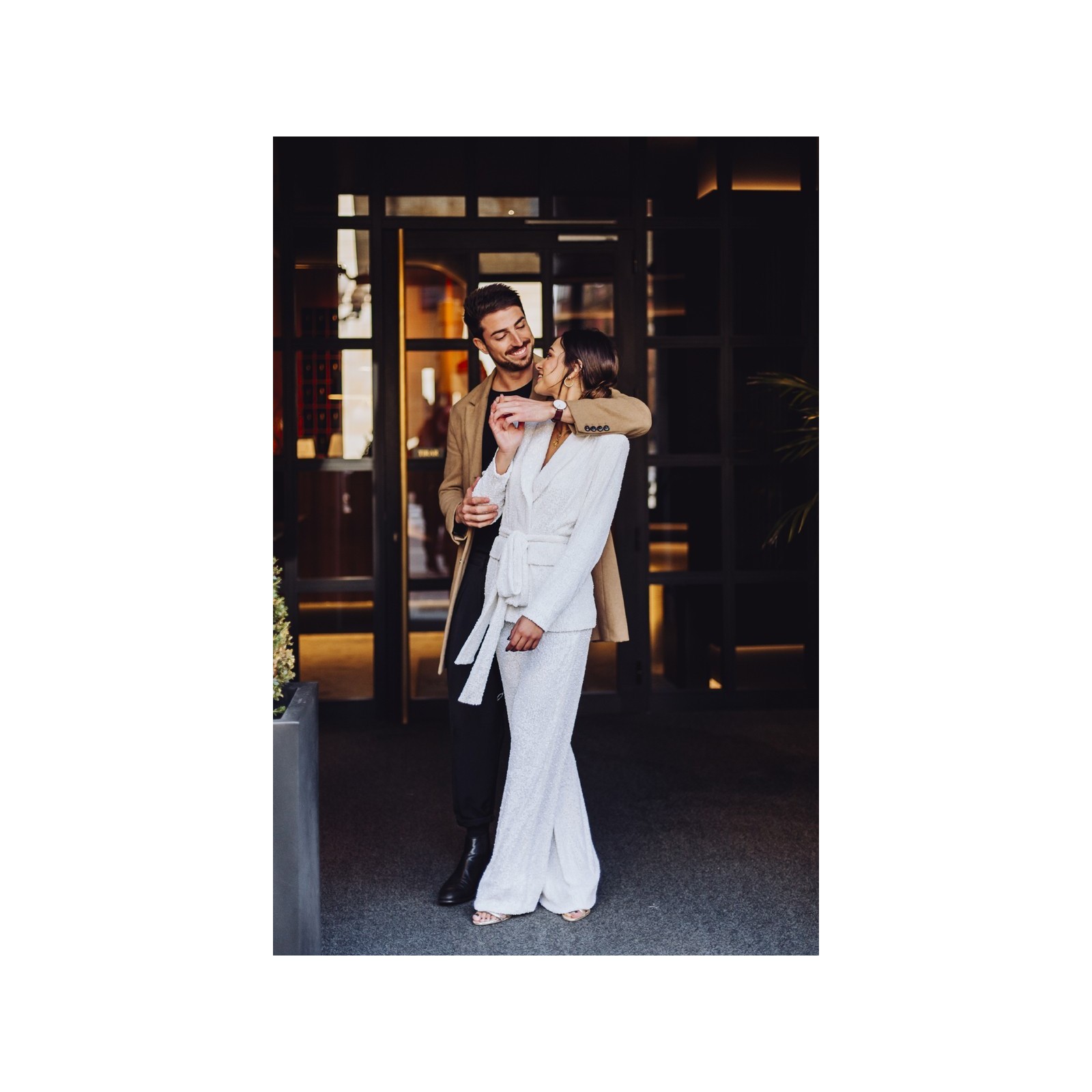 Traje chaqueta y pantalon de lentejuelas blanco para fiesta