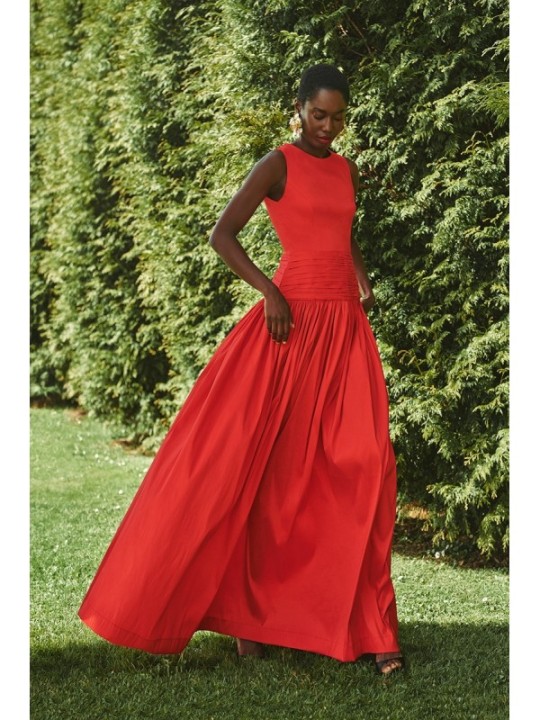 Vestido largo rojo de fiesta para boda con canesú drapeado