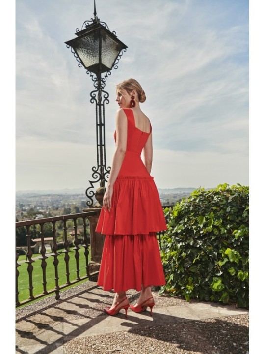 Vestido midi rojo de fiesta para boda con volantes