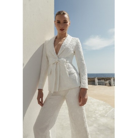traje de chaqueta y pantalon brocado blanco
