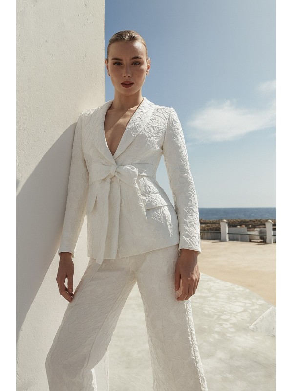 traje de chaqueta y pantalon brocado blanco