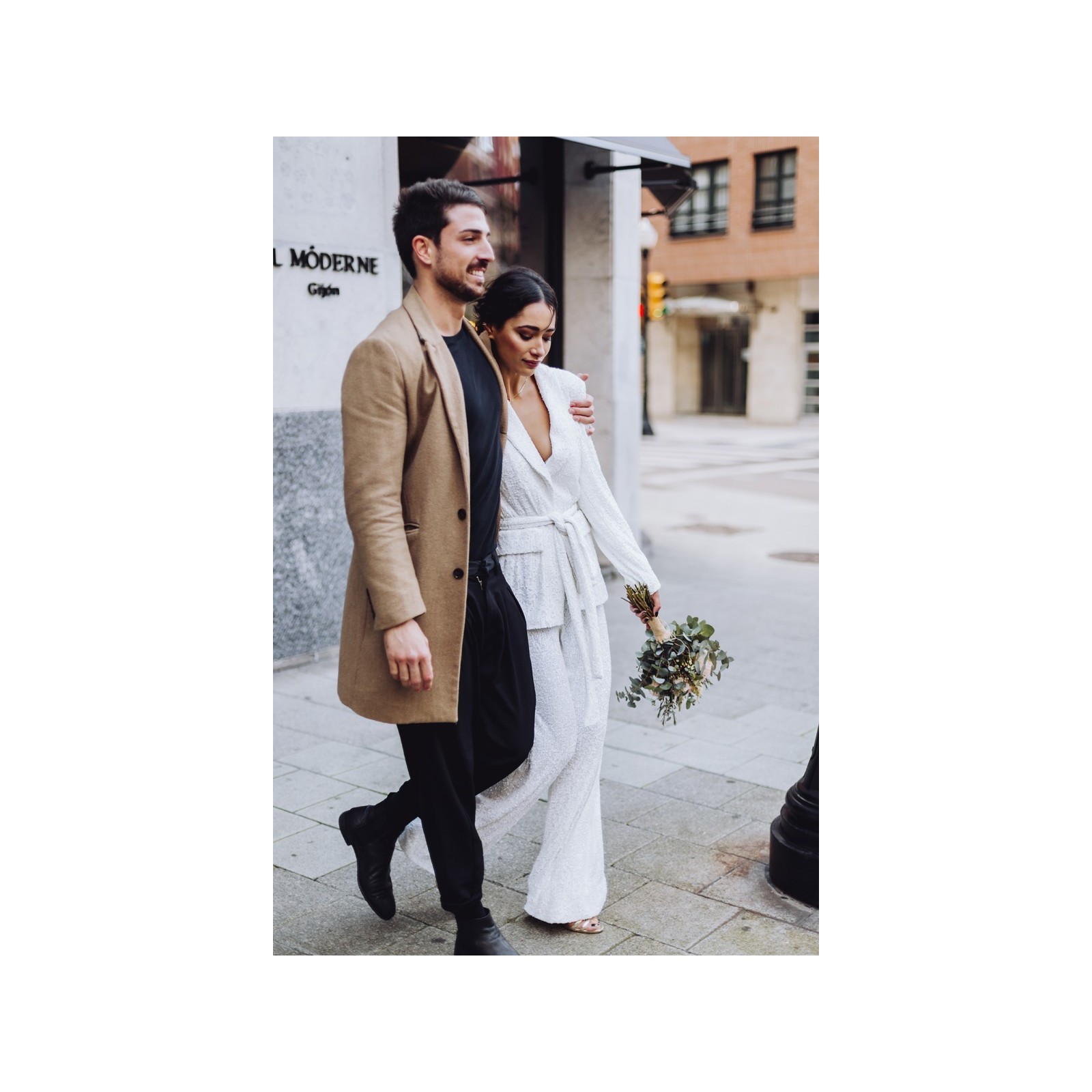 Traje chaqueta y pantalon de lentejuelas blanco para fiesta