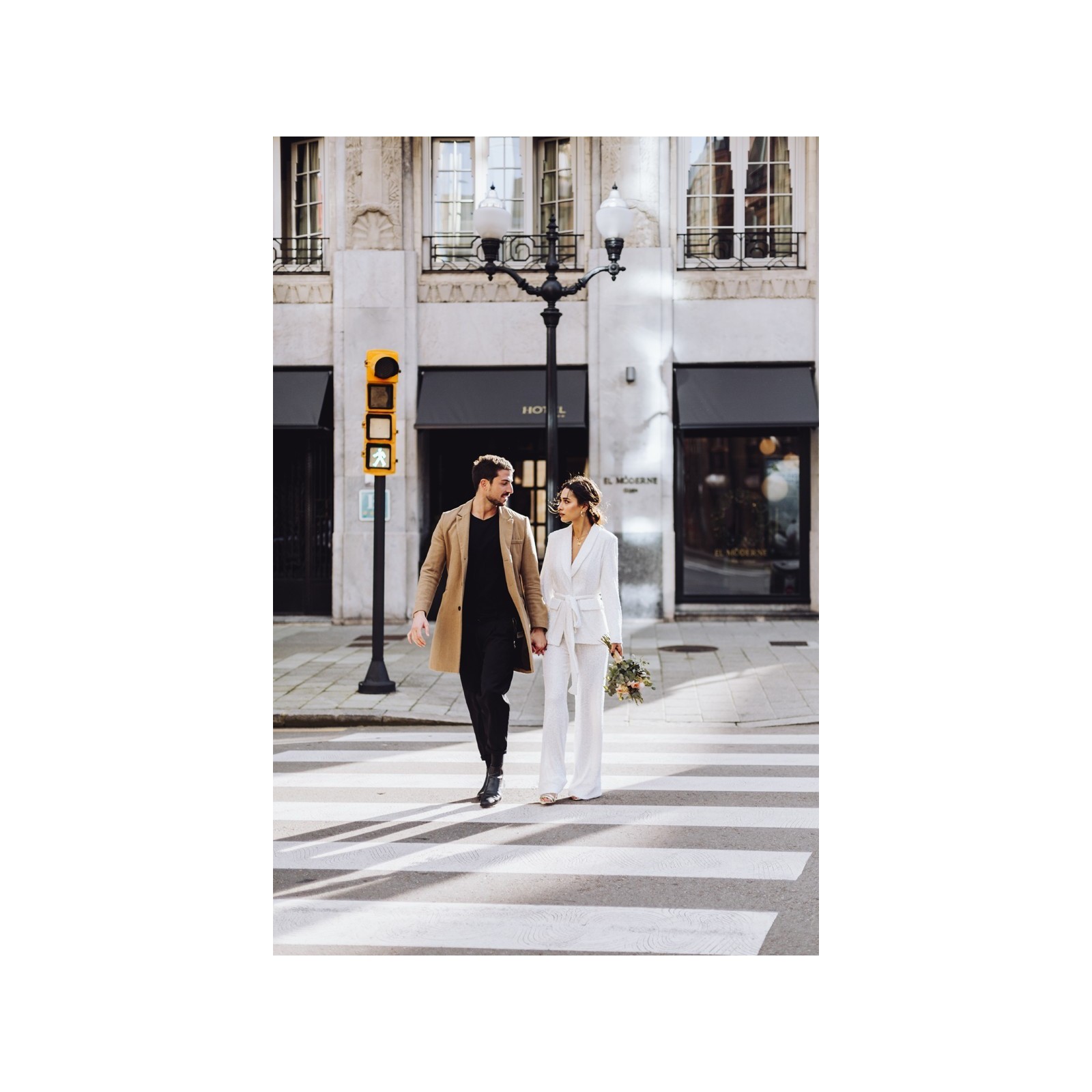 Traje chaqueta y pantalon de lentejuelas blanco para fiesta