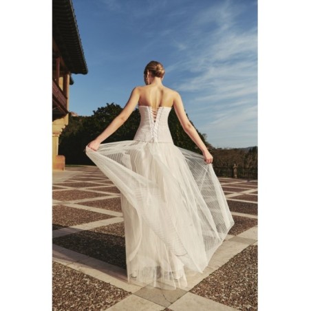 top largo corse con perlas para novia