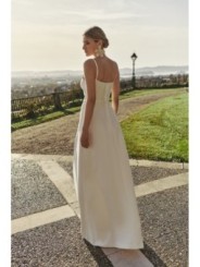 vestido largo de fiesta lencero de crepe blanco con escote en la espalda