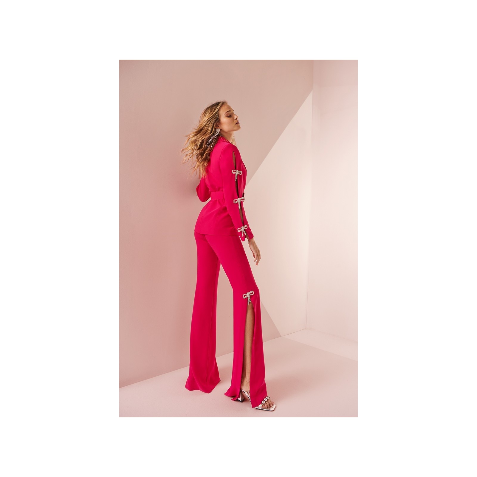 Chaqueta crepe rosa fucsia lazo joya Helen