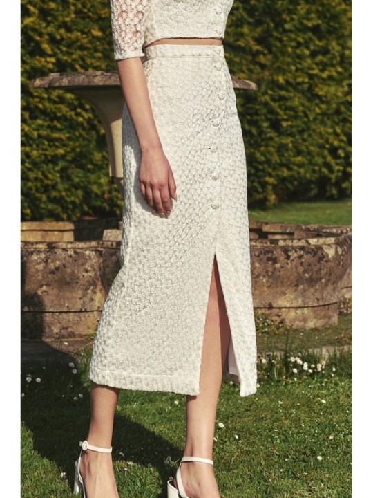 Falda recta tul bordada blanca margaritas para novia