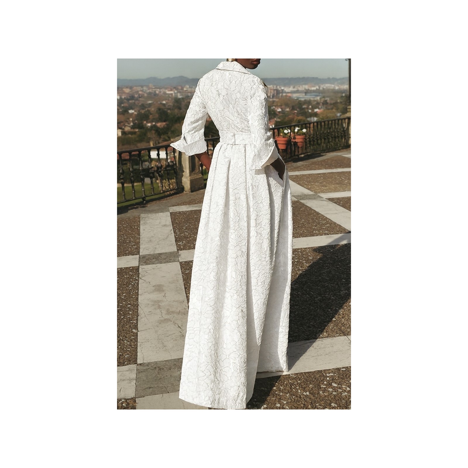 Vestido largo camisero en tejido brocado blanco
